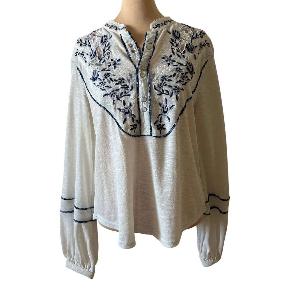 Free People Top Size S White Blue Embroidered Linen Boho Festival Western Blouse